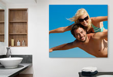 bain-couple-ciel-bleu-sur-plexiglas